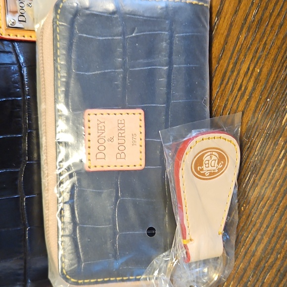 Dooney & Bourke Black and Tan Croc-Embossed Satchel - Picture 5 of 8